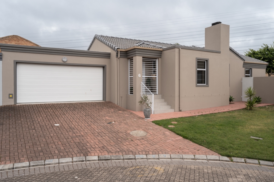 3 Bedroom Property for Sale in Eikenbosch Western Cape